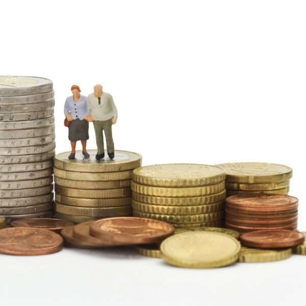 From Paychecks to Pensions: A Smooth Transition into Retirement